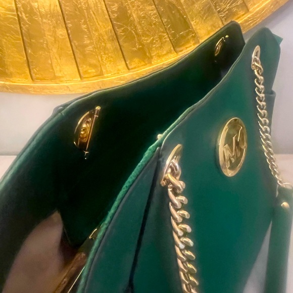 Michael Kors Saffiano Leather Jet Set Shoulder Bag in Emerald Green - Picture 6 of 7